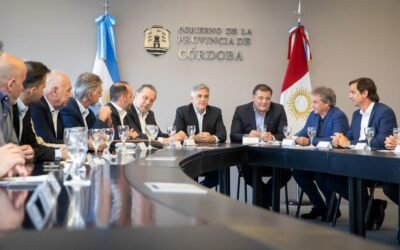 Llaryora se reunió con representantes del sector turístico